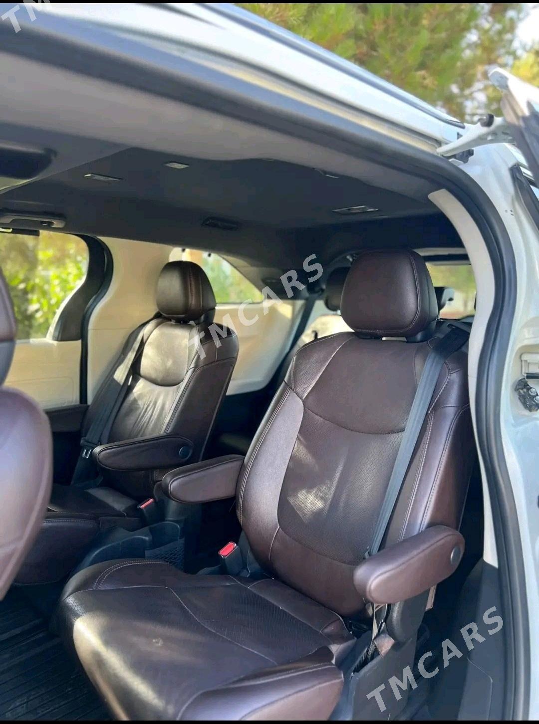 Toyota Sienna 2021 - 755 000 TMT - Мары - img 5