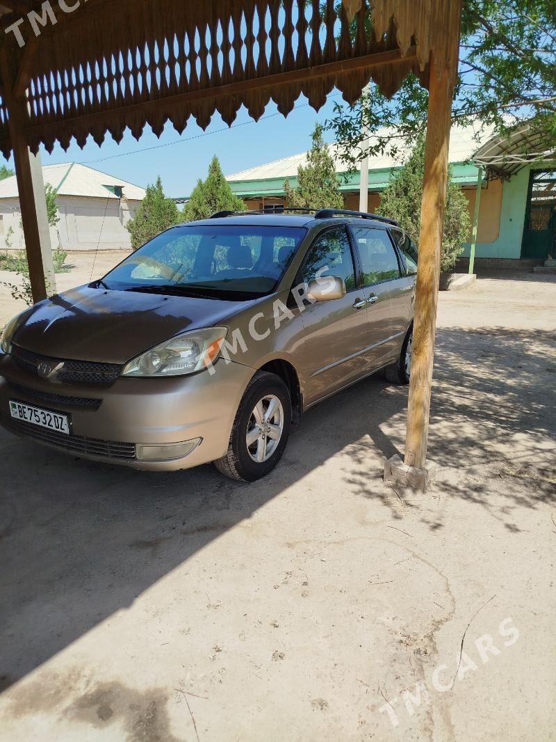 Toyota Sienna 2004 - 220 000 TMT - Гурбансолтан Едже - img 2