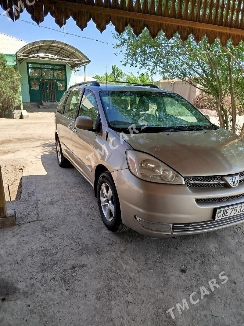 Toyota Sienna 2004 - 220 000 TMT - Гурбансолтан Едже - img 3