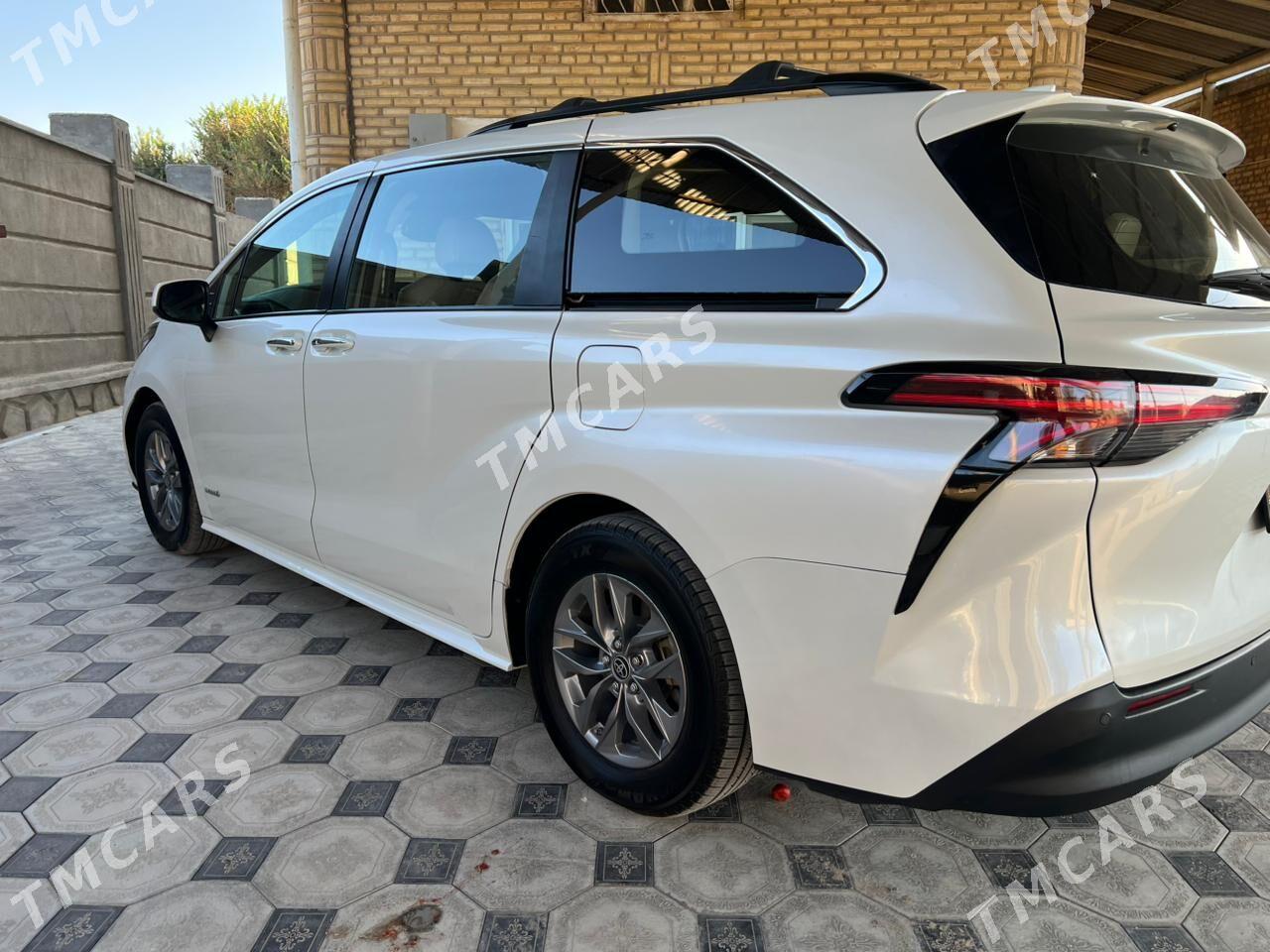 Toyota Sienna 2021 - 480 000 TMT - Мары - img 7