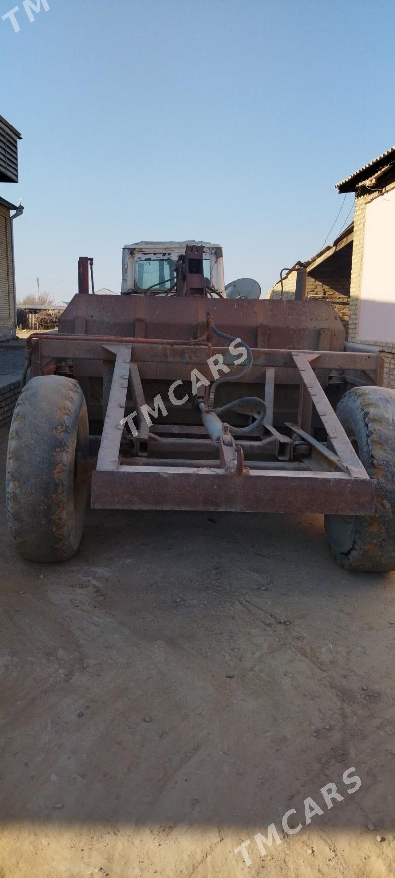 Belarus 320 1988 - 70 000 TMT - Sakarçäge - img 2