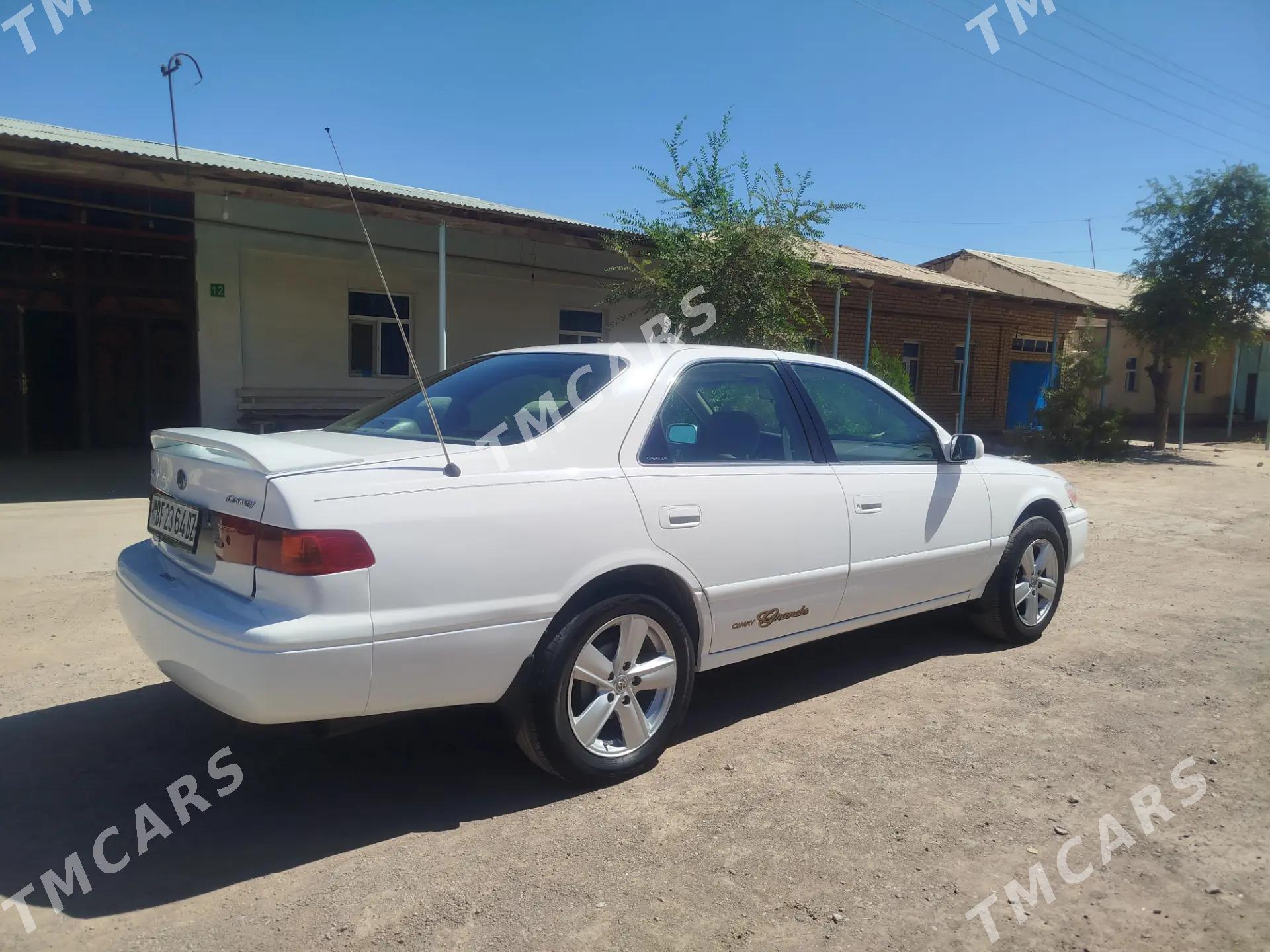 Toyota Camry 2000 - 138 000 TMT - Boldumsaz - img 9