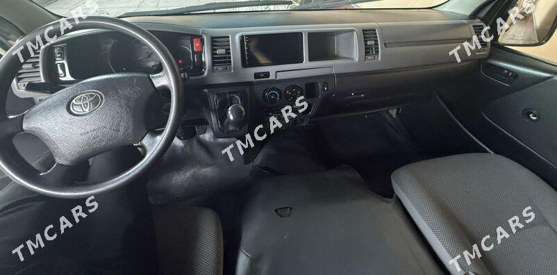 Toyota Hiace 2010 - 240 000 TMT - Керки - img 2