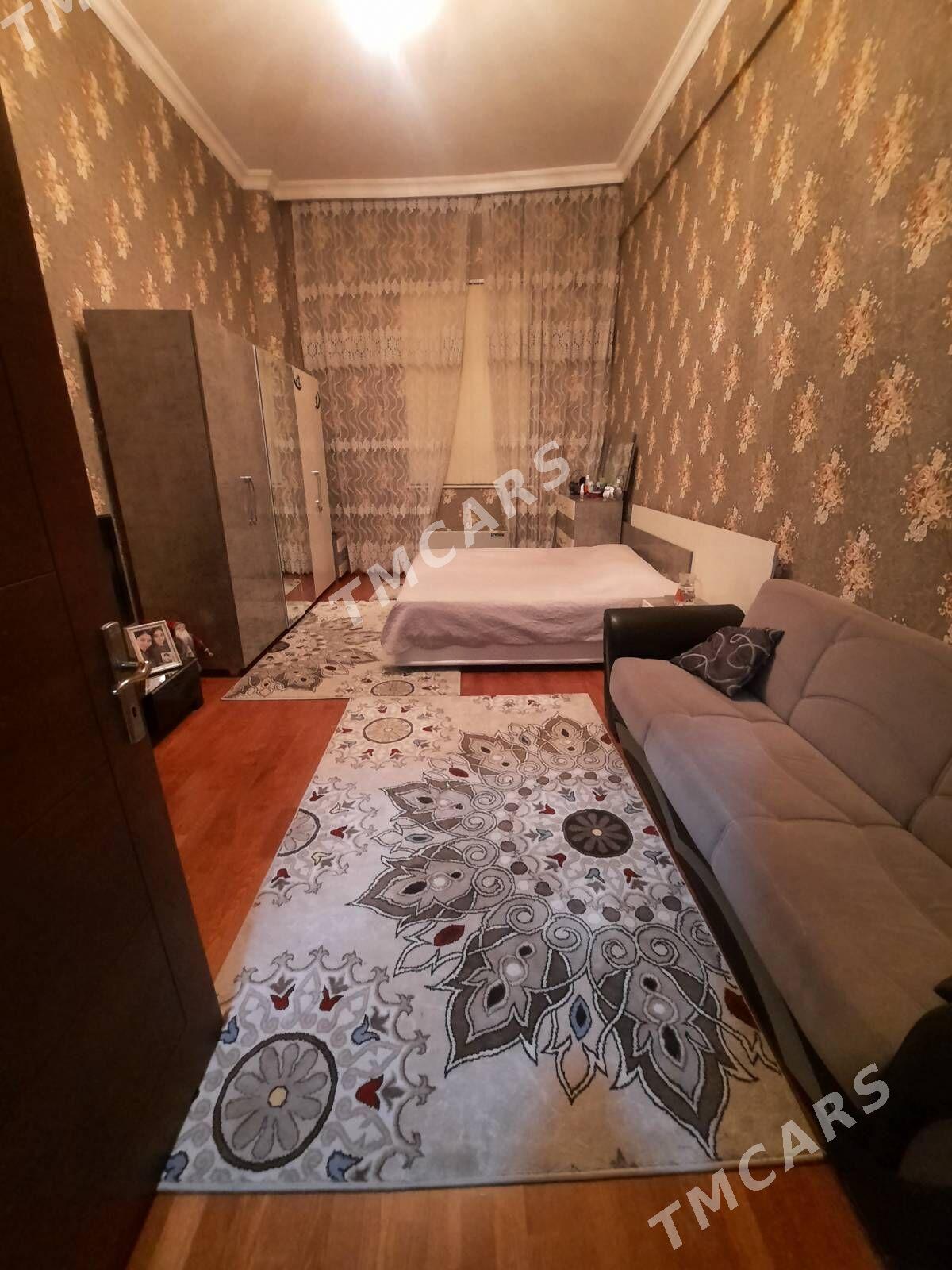 Moskowsky Elitka Satlyk - Moskowskiý köç. (10 ýyl abadançylyk şaýoly) - img 3