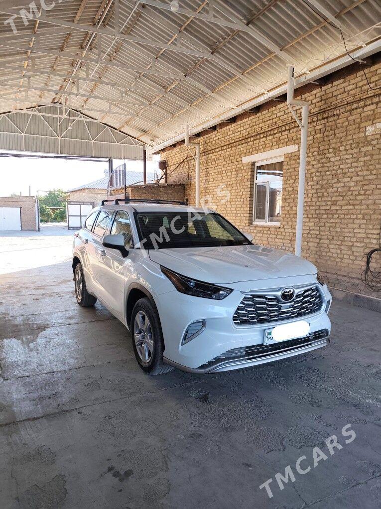 Toyota Highlander 2022 - 460 000 TMT - Baýramaly - img 2