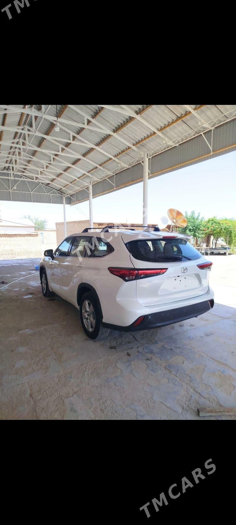 Toyota Highlander 2022 - 460 000 TMT - Baýramaly - img 5