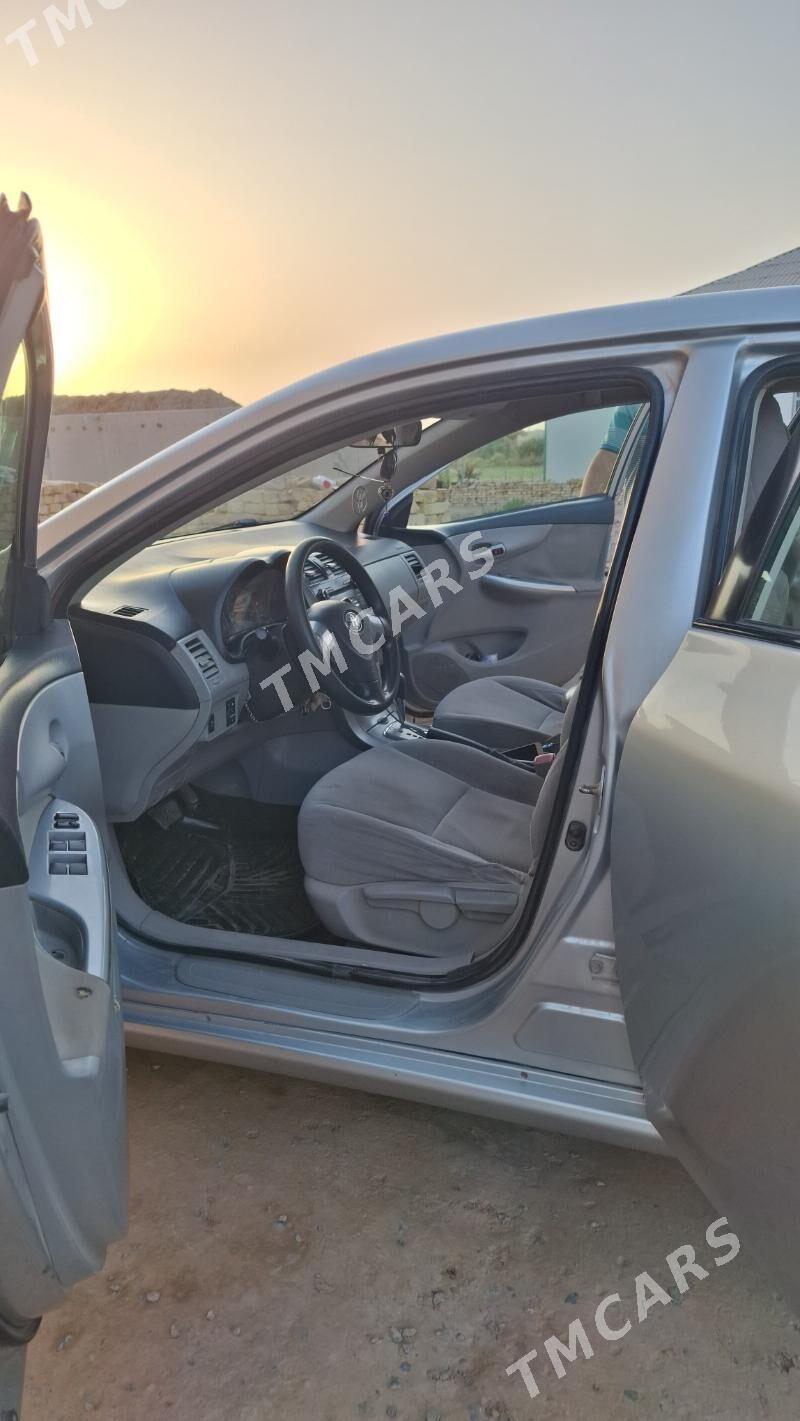 Toyota Corolla 2011 - 150 000 TMT - Гороглы (Тагта) - img 10