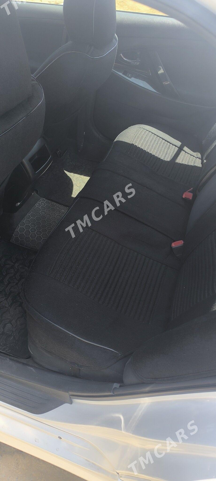 Toyota Camry 2010 - 200 000 TMT - Туркменабат - img 4