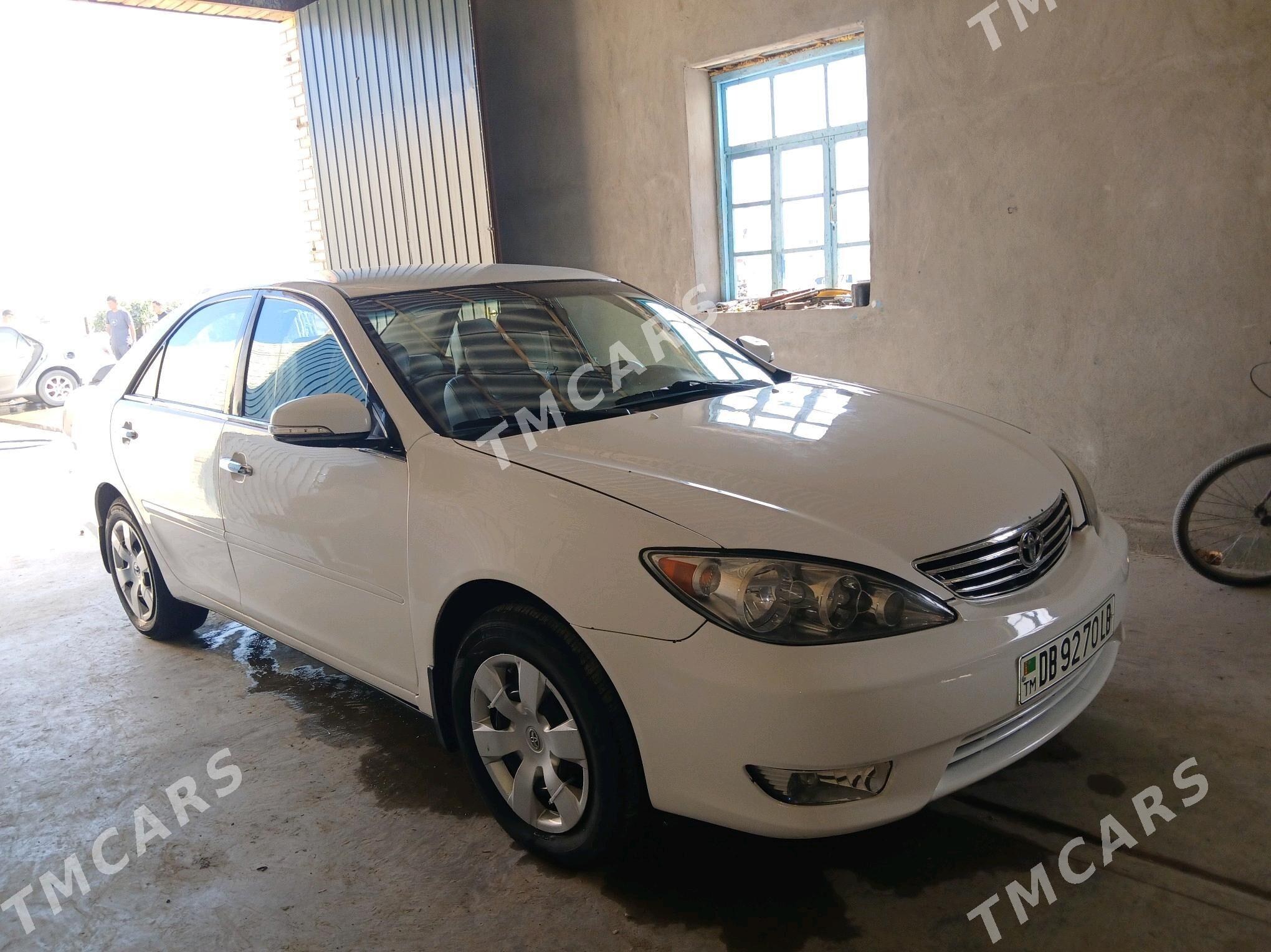 Toyota Camry 2004 - 134 000 TMT - Halaç - img 2