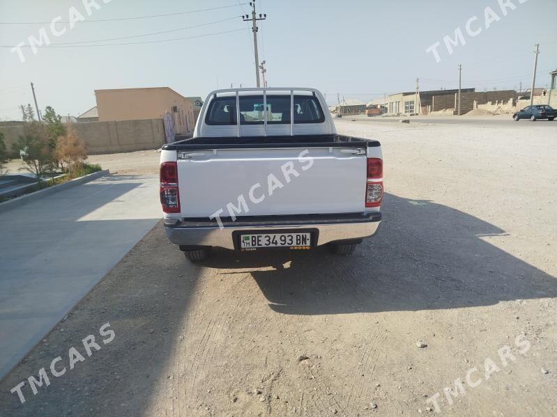 Toyota Hilux 2010 - 200 000 TMT - Esenguly - img 4
