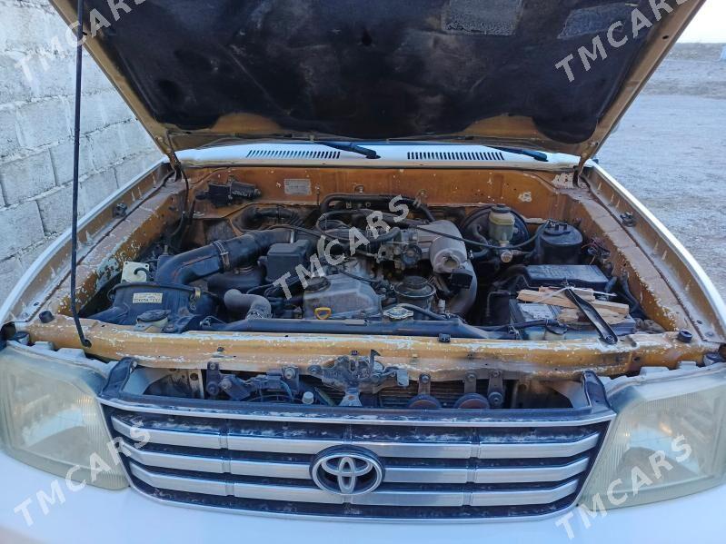 Toyota Land Cruiser Prado 2002 - 200 000 TMT - Balkanabat - img 4