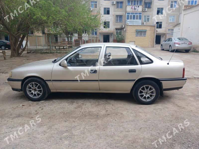 Opel Vectra 1990 - 36 000 TMT - Мары - img 4