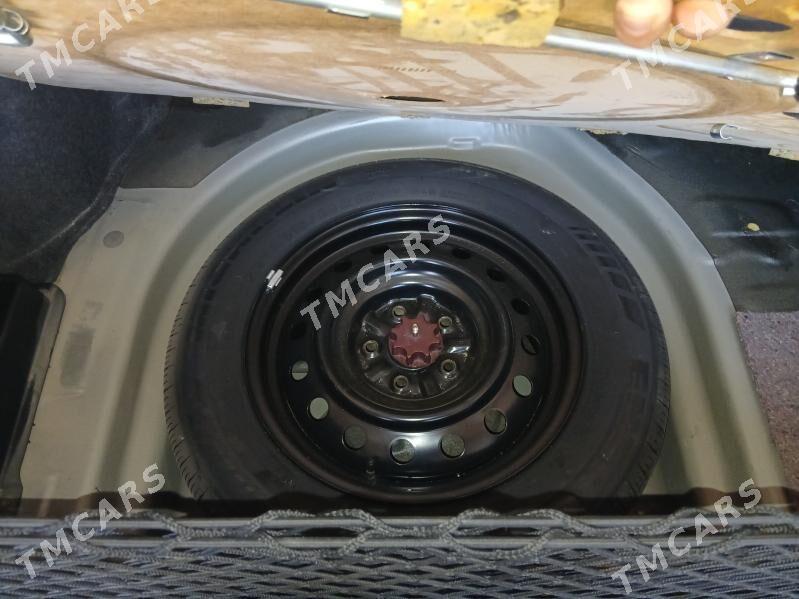 Toyota Camry 2002 - 230 000 TMT - Halaç - img 3
