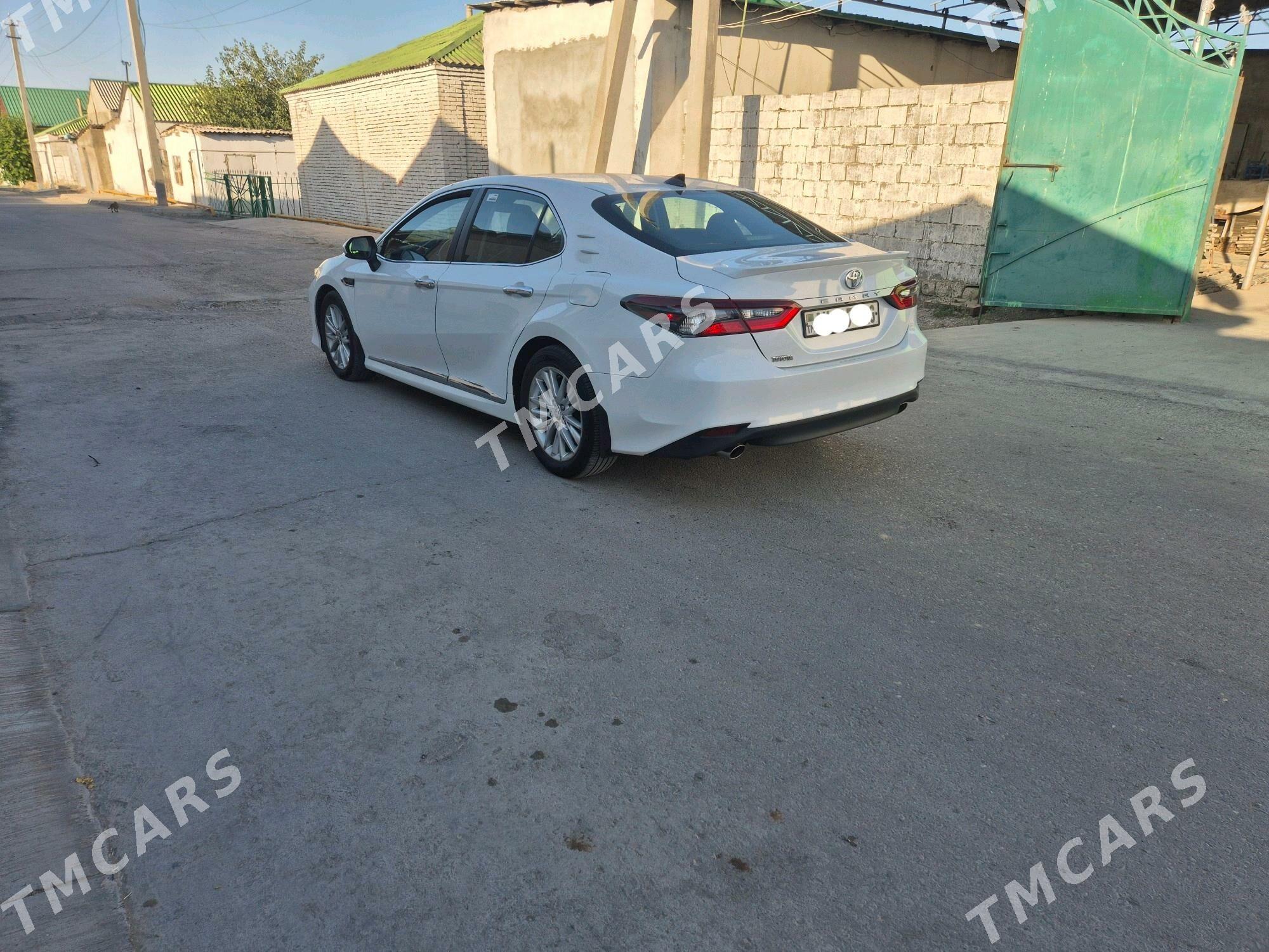 Toyota Camry 2021 - 275 800 TMT - Бузмеин - img 3