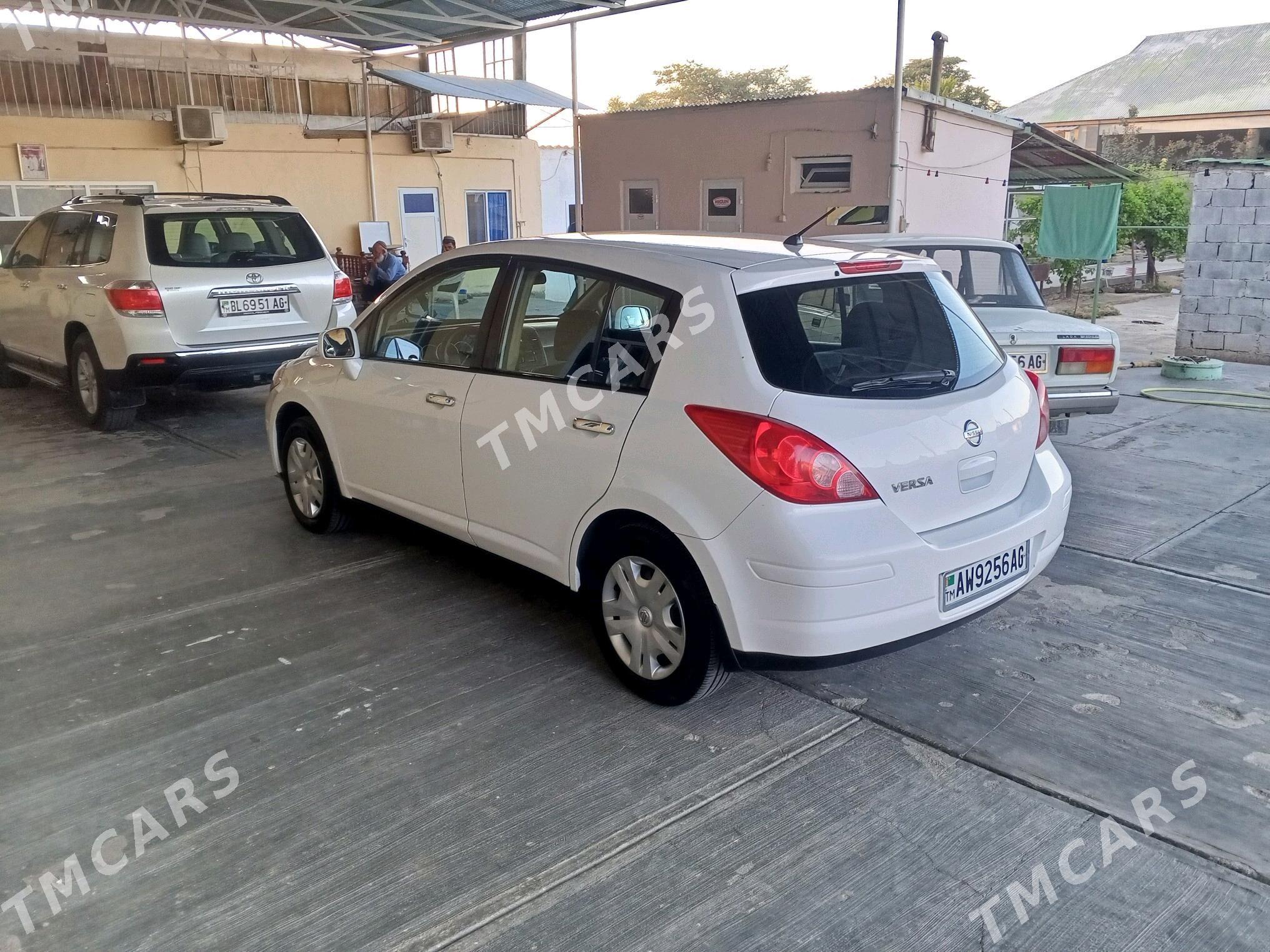 Nissan Versa 2010 - 132 000 TMT - Aşgabat - img 4