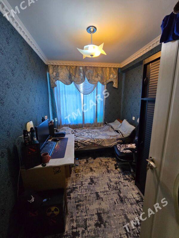4 мкр АТАБАЕВА 3 Ком СРОЧНО️️️ - 4 мкр - img 2