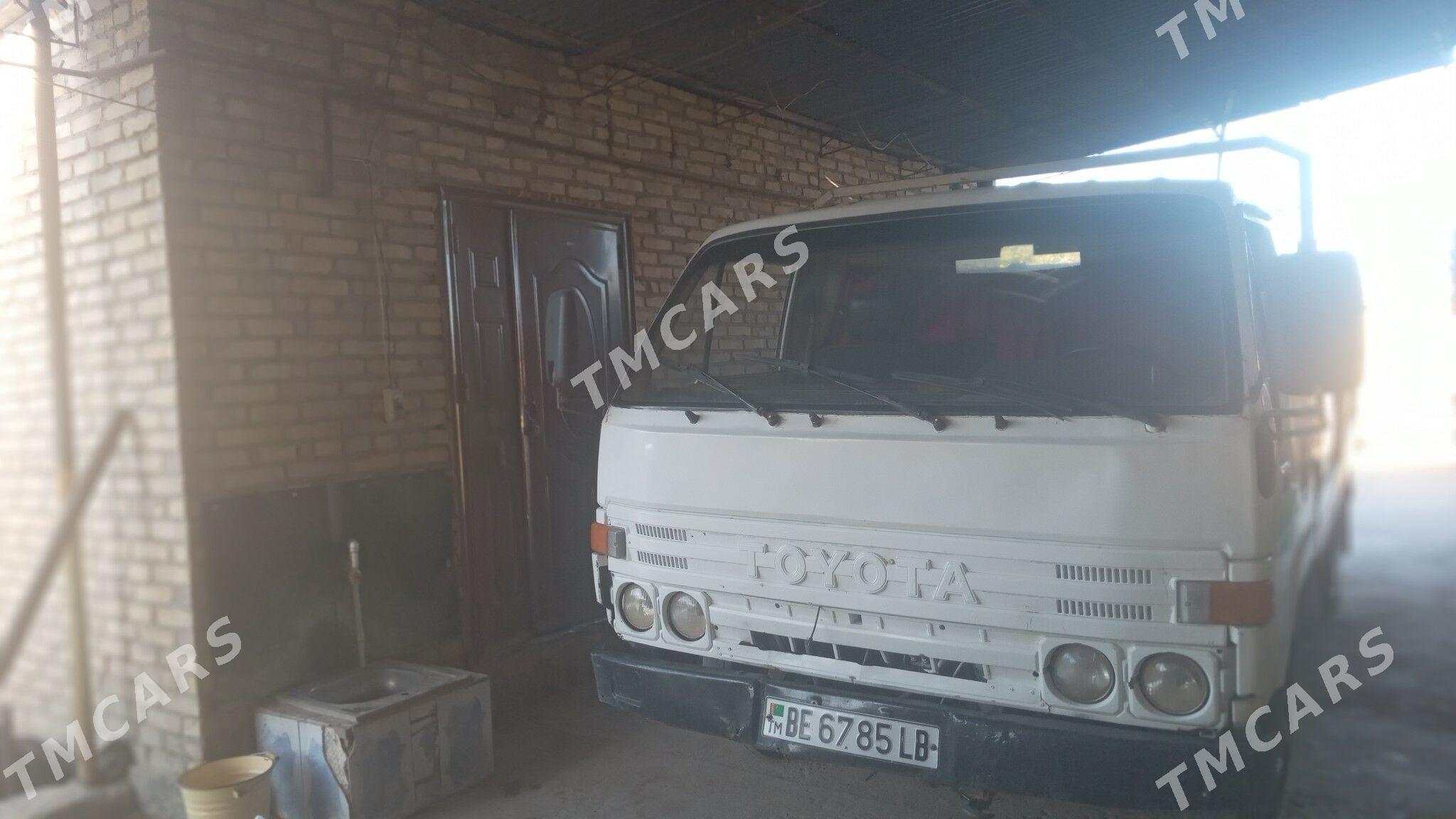 Toyota Dyna 1992 - 60 000 TMT - Farap - img 3