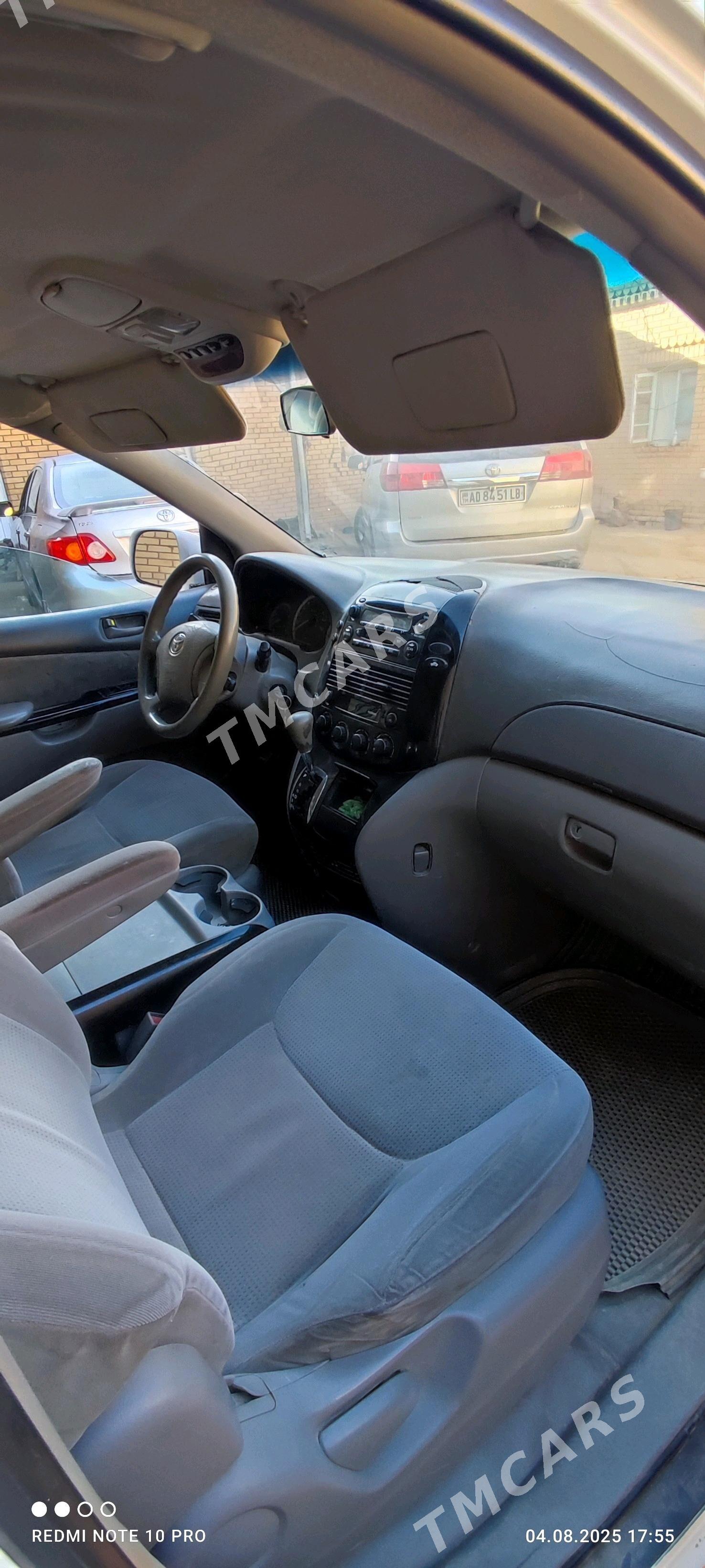 Toyota Sienna 2004 - 170 000 TMT - Halaç - img 3