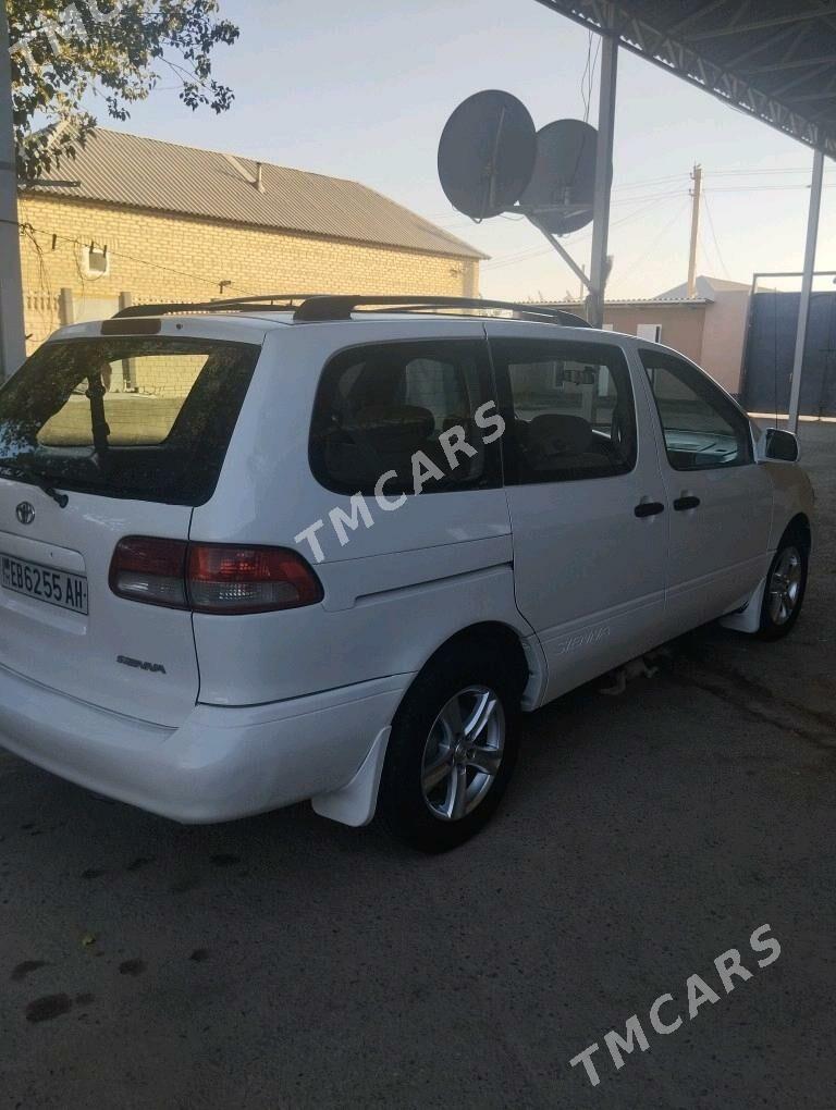 Toyota Sienna 2002 - 140 000 TMT - Теджен - img 3