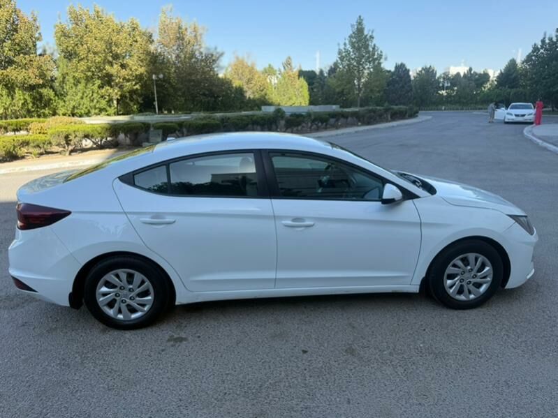 Hyundai Elantra 2019 - 195 000 TMT - Parahat 1 - img 9