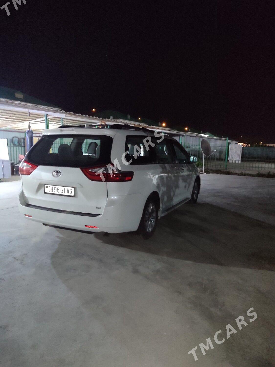Toyota Sienna 2019 - 470 000 TMT - Ашхабад - img 3