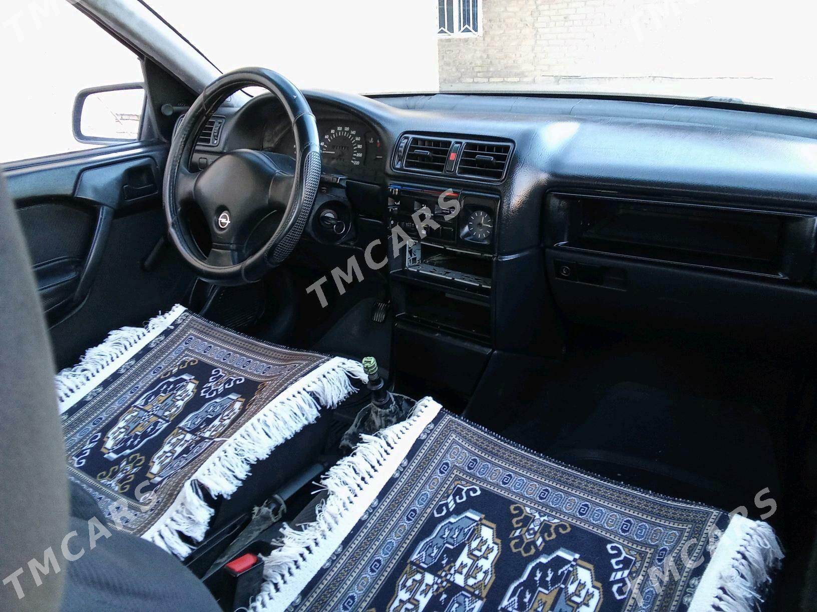 Opel Vectra 1991 - 34 000 TMT - Mary - img 8