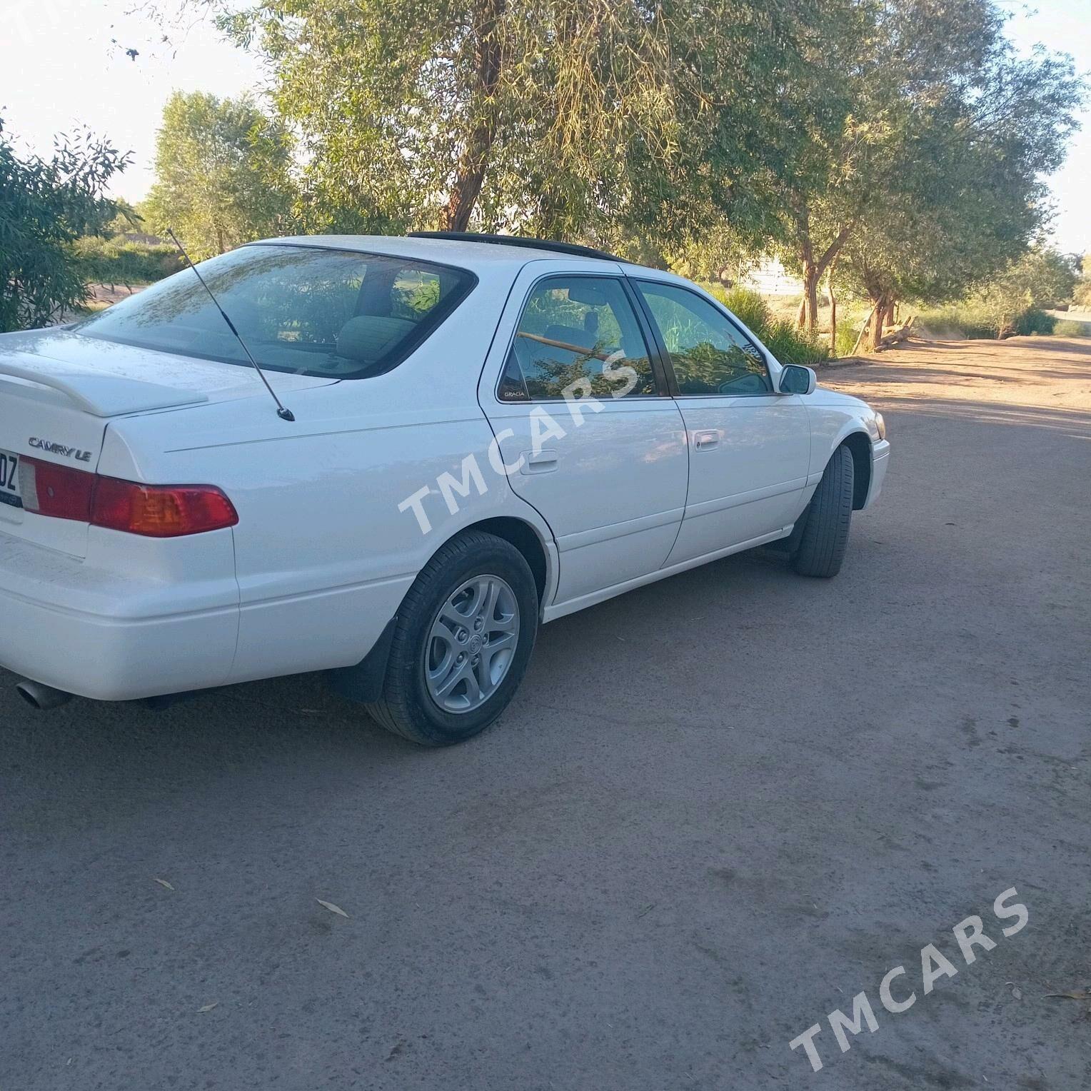 Toyota Camry 2001 - 125 000 TMT - Дашогуз - img 1