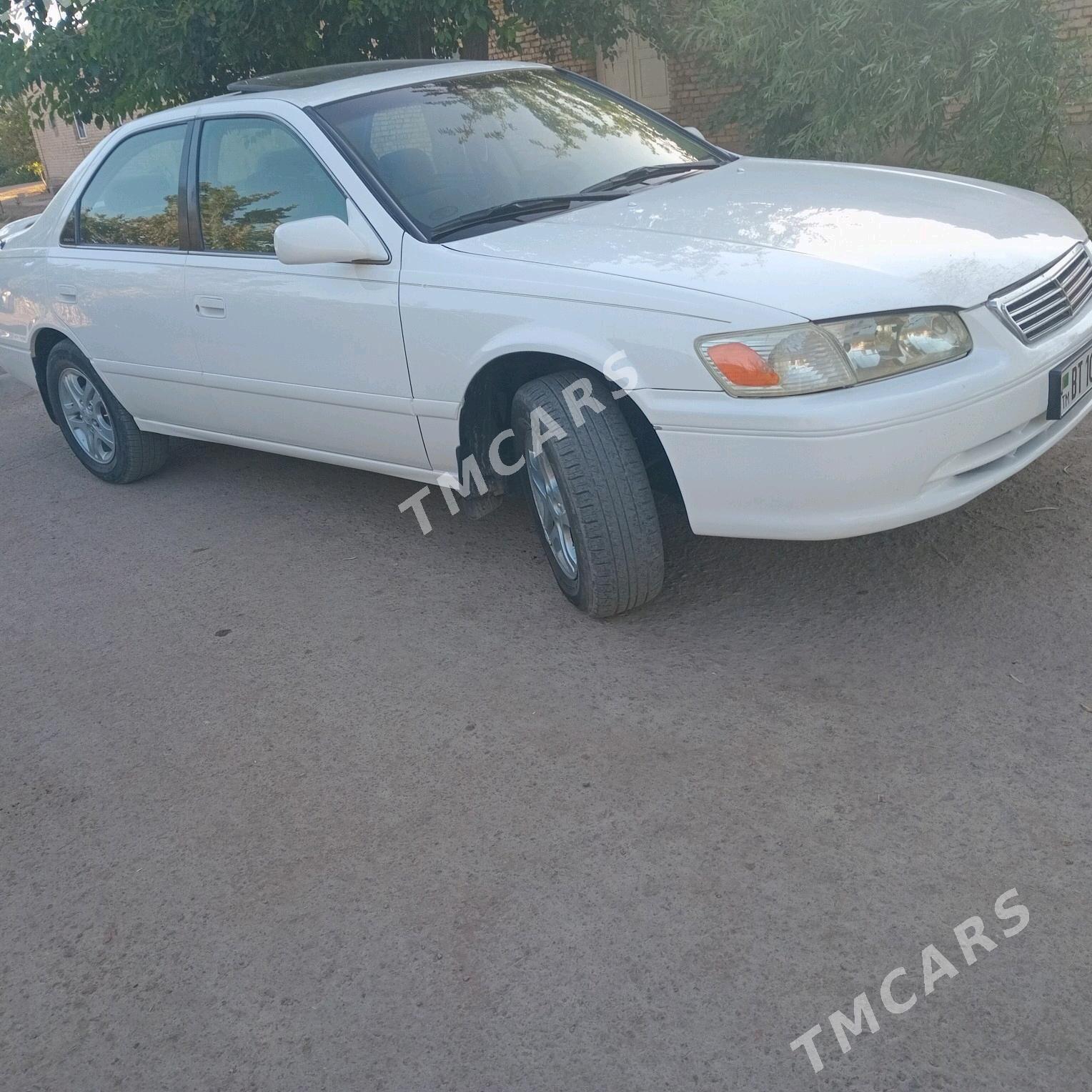 Toyota Camry 2001 - 125 000 TMT - Дашогуз - img 2