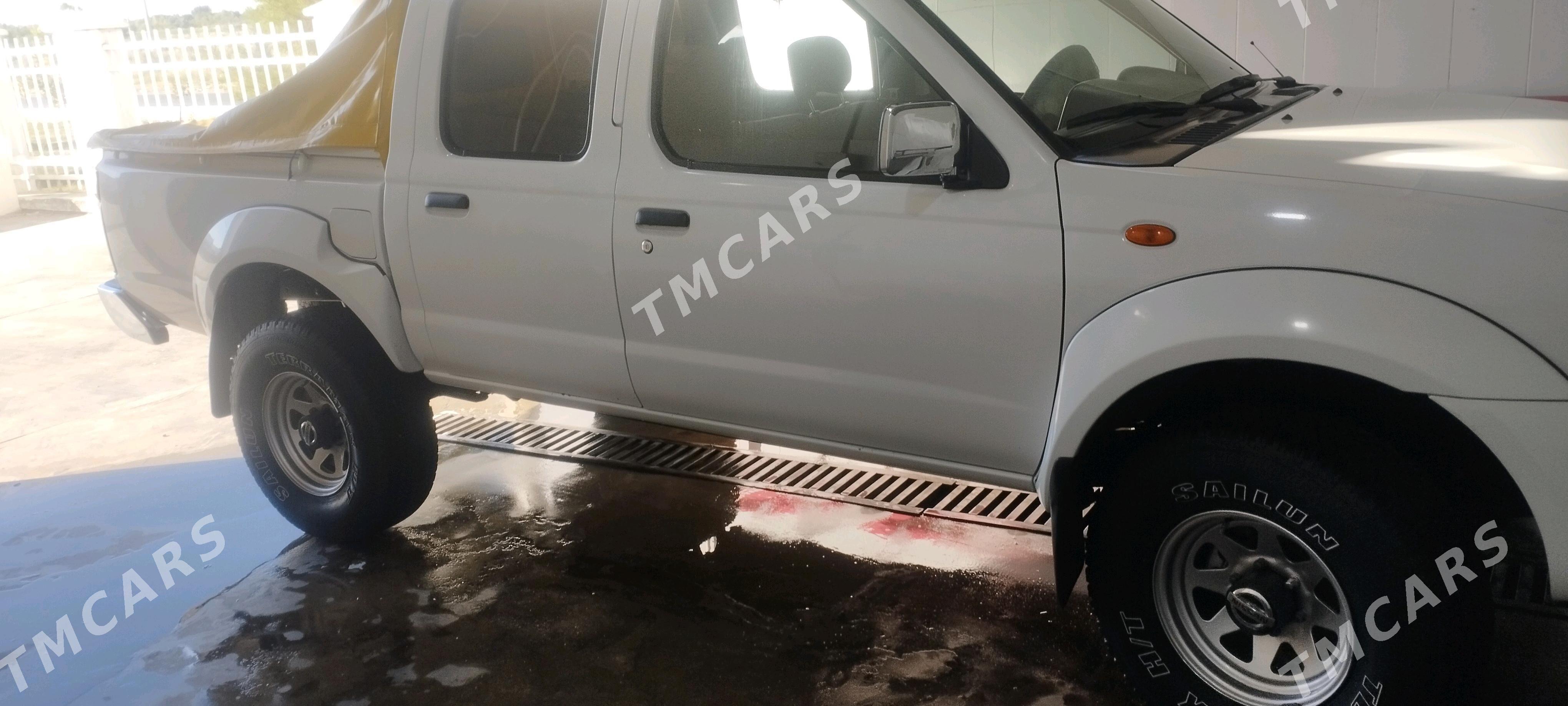 Nissan Navara 2012 - 195 000 TMT - Aşgabat - img 7