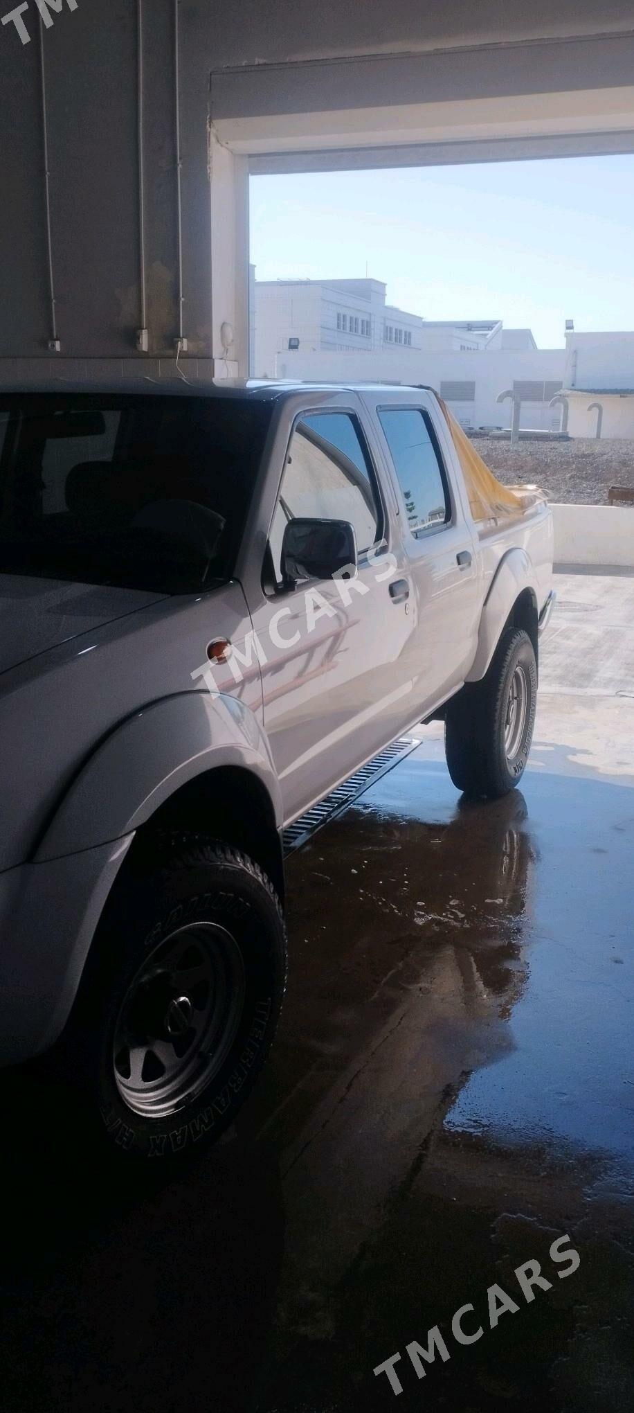Nissan Navara 2012 - 195 000 TMT - Aşgabat - img 6