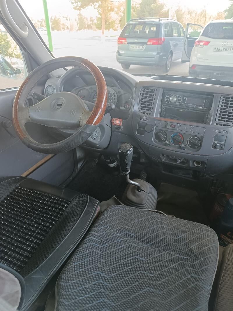 Nissan Urvan 2003 - 120 000 TMT - Türkmenabat - img 5