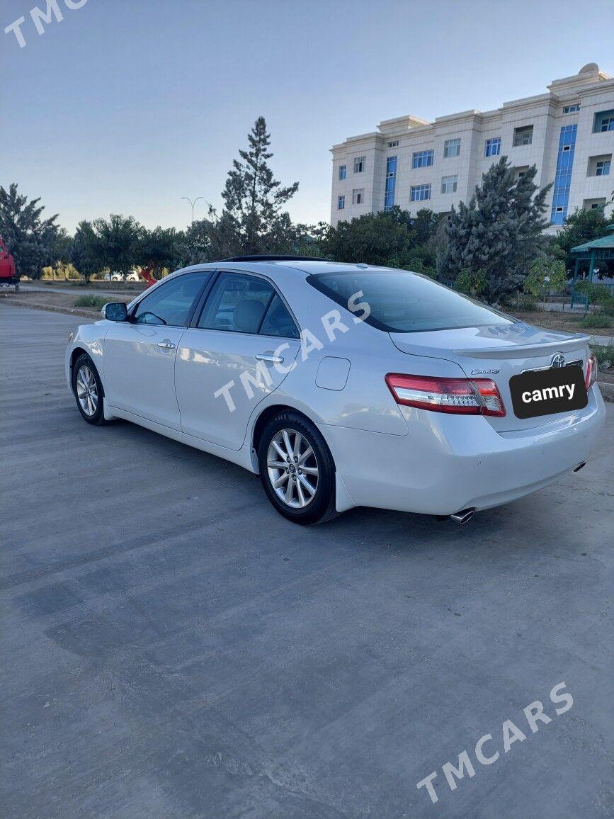 Toyota Camry 2011 - 238 000 TMT - 11 mkr - img 2