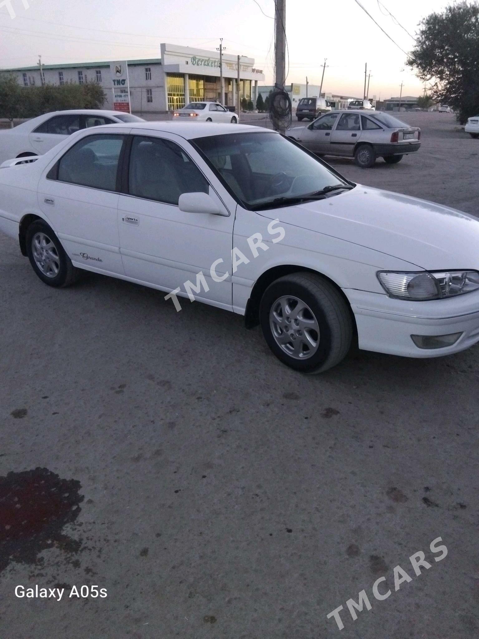 Toyota Camry 1998 - 125 000 TMT - Губадаг - img 2