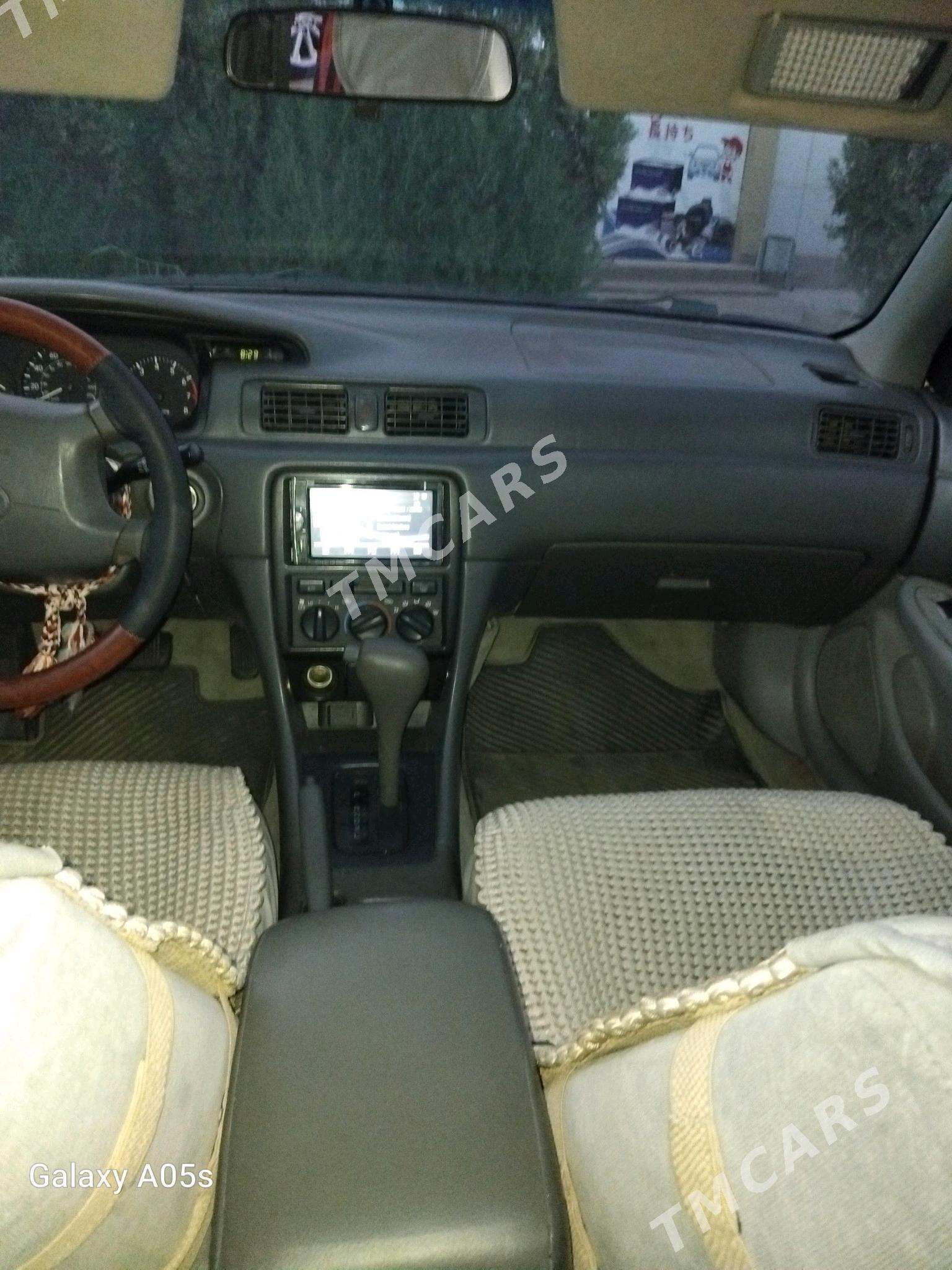 Toyota Camry 1998 - 125 000 TMT - Губадаг - img 5