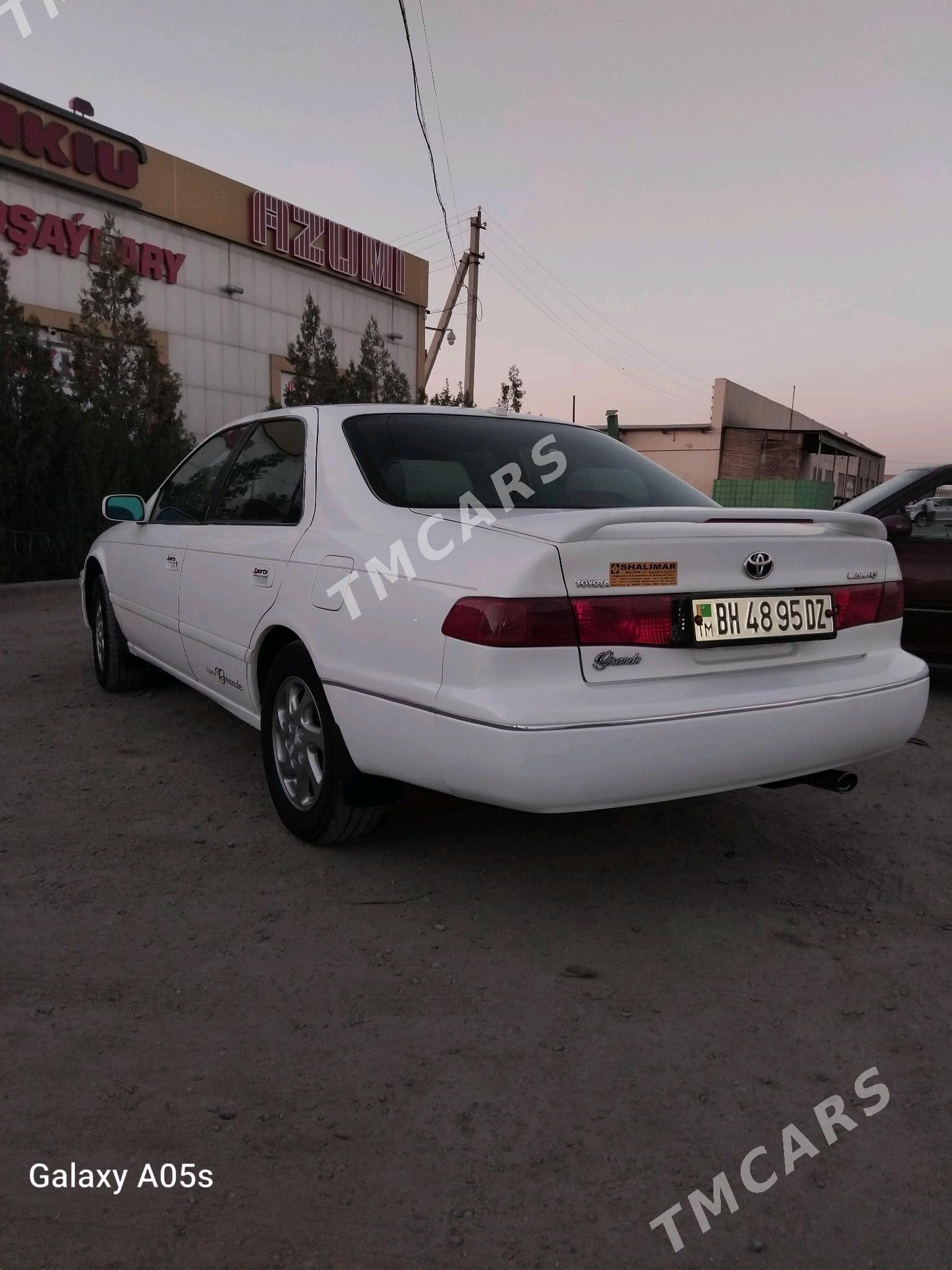 Toyota Camry 1998 - 125 000 TMT - Губадаг - img 4