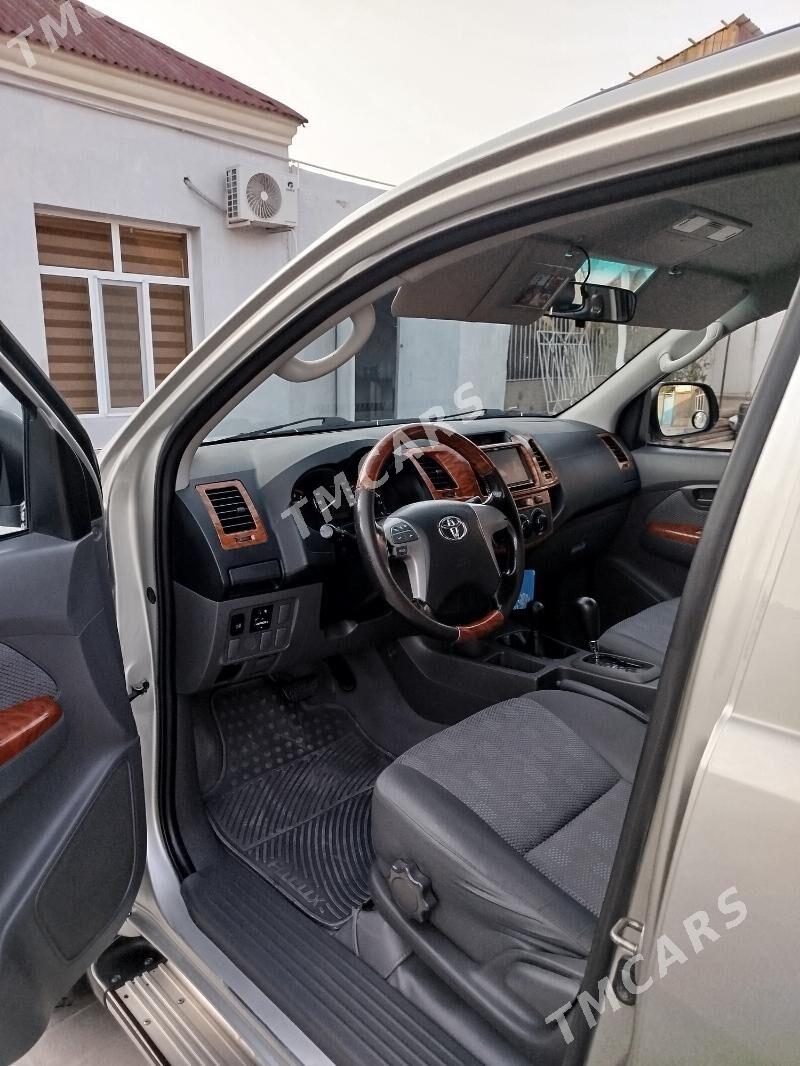 Toyota Hilux 2014 - 400 000 TMT - Балканабат - img 3