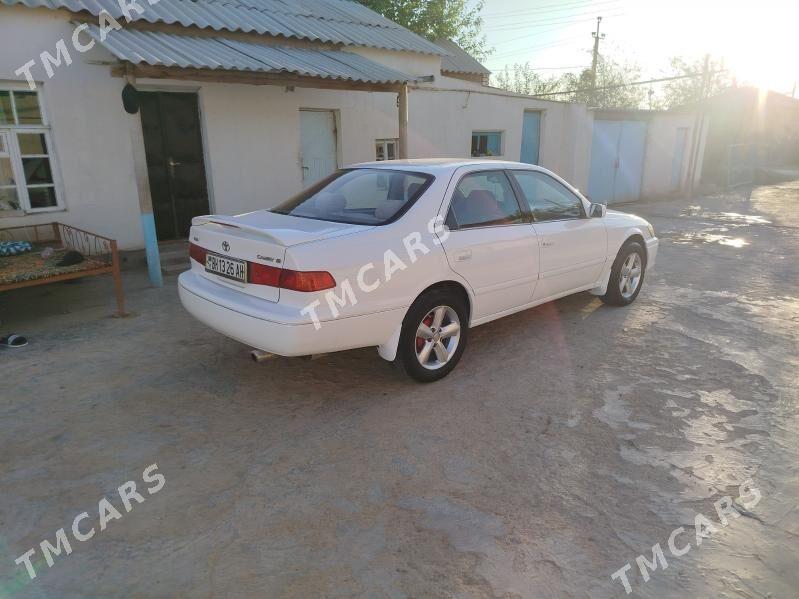 Toyota Camry 2000 - 125 000 TMT - Теджен - img 4