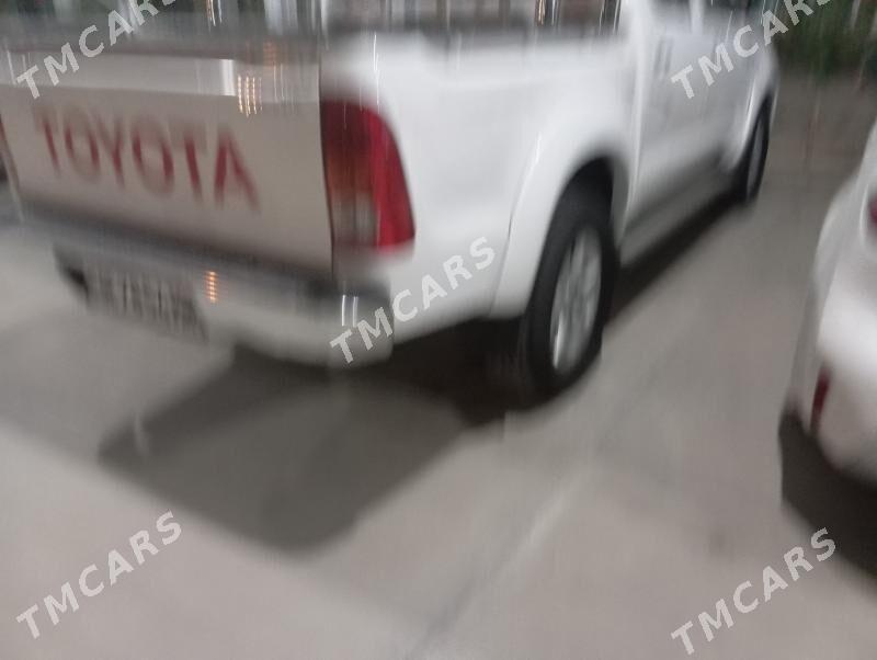 Toyota Hilux 2006 - 290 000 TMT - Мары - img 4