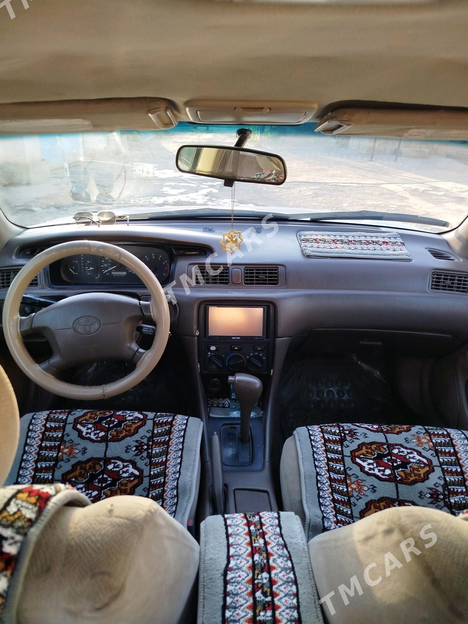 Toyota Camry 2000 - 125 000 TMT - Теджен - img 7