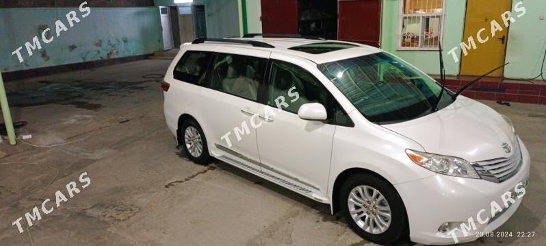 Toyota Sienna 2017 - 425 000 TMT - Aşgabat - img 5