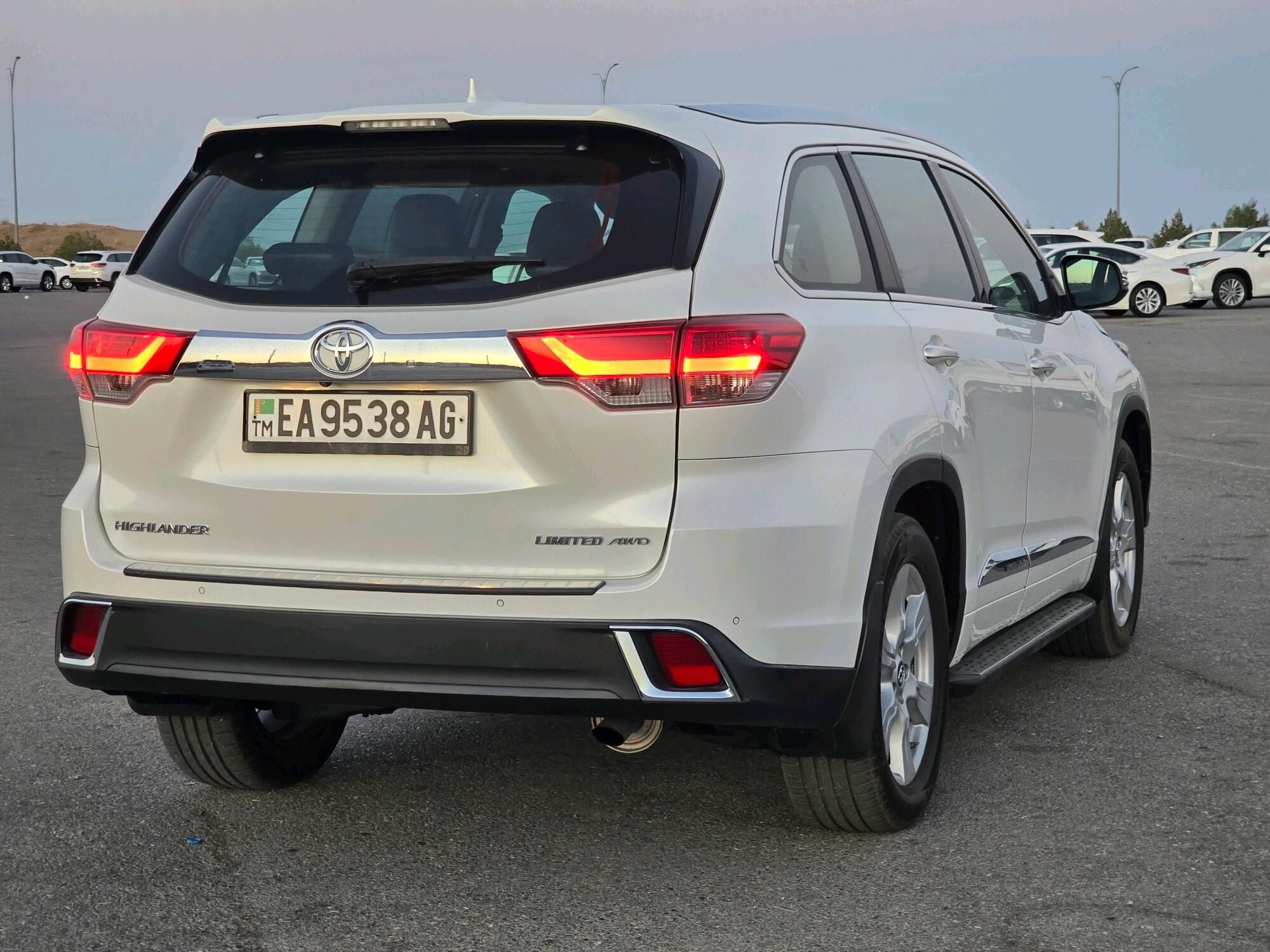 Toyota Highlander 2017 - 510 000 TMT - Aşgabat - img 5