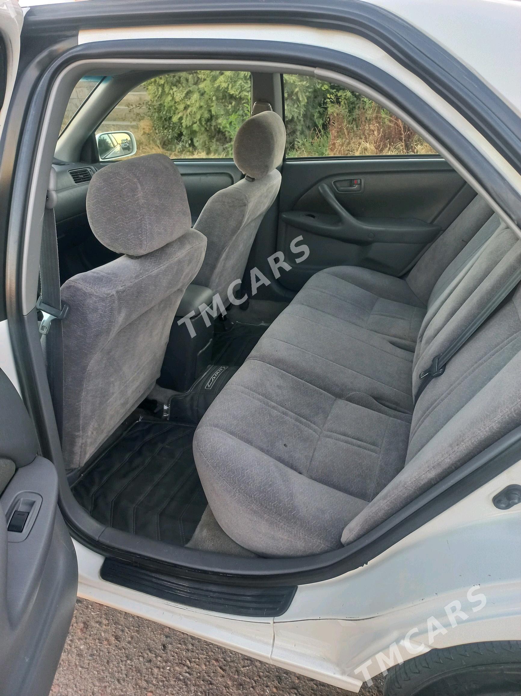 Toyota Camry 1998 - 136 000 TMT - Дашогуз - img 9
