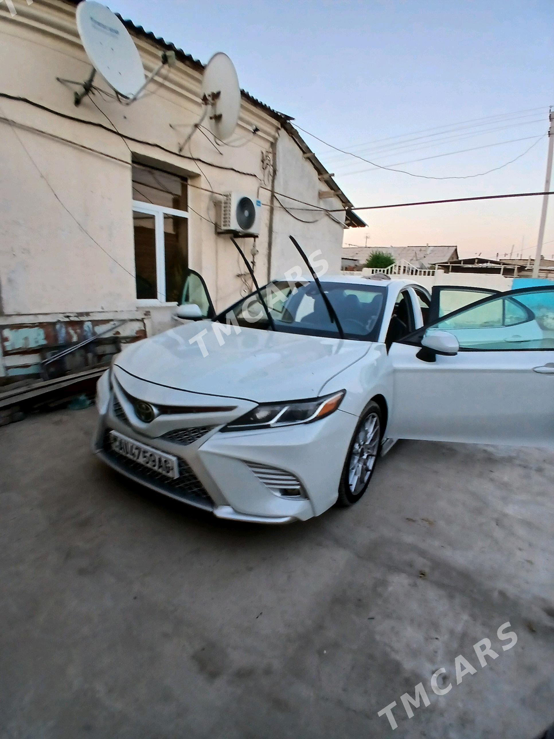 Toyota Camry 2020 - 430 000 TMT - Büzmeýin - img 4