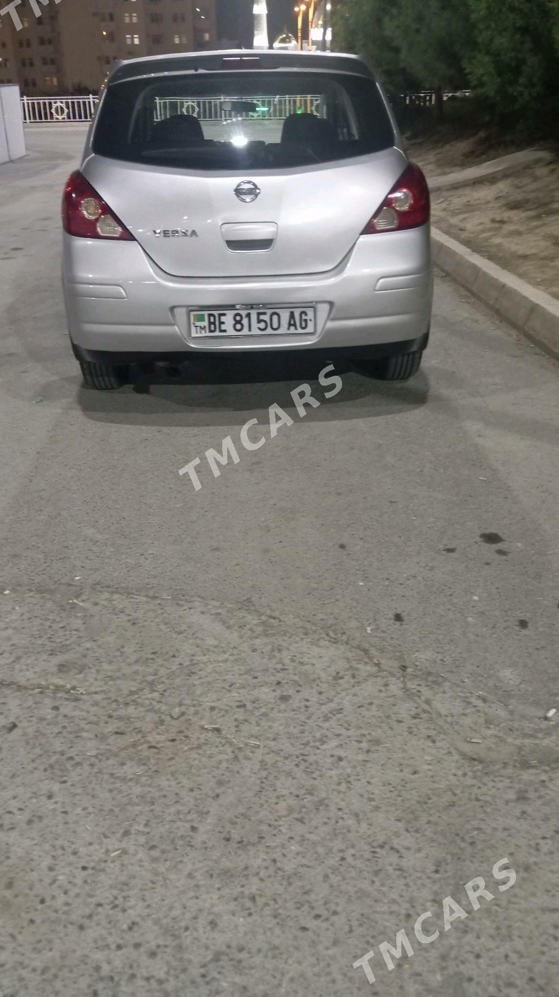 Nissan Versa 2009 - 132 000 TMT - Ашхабад - img 4