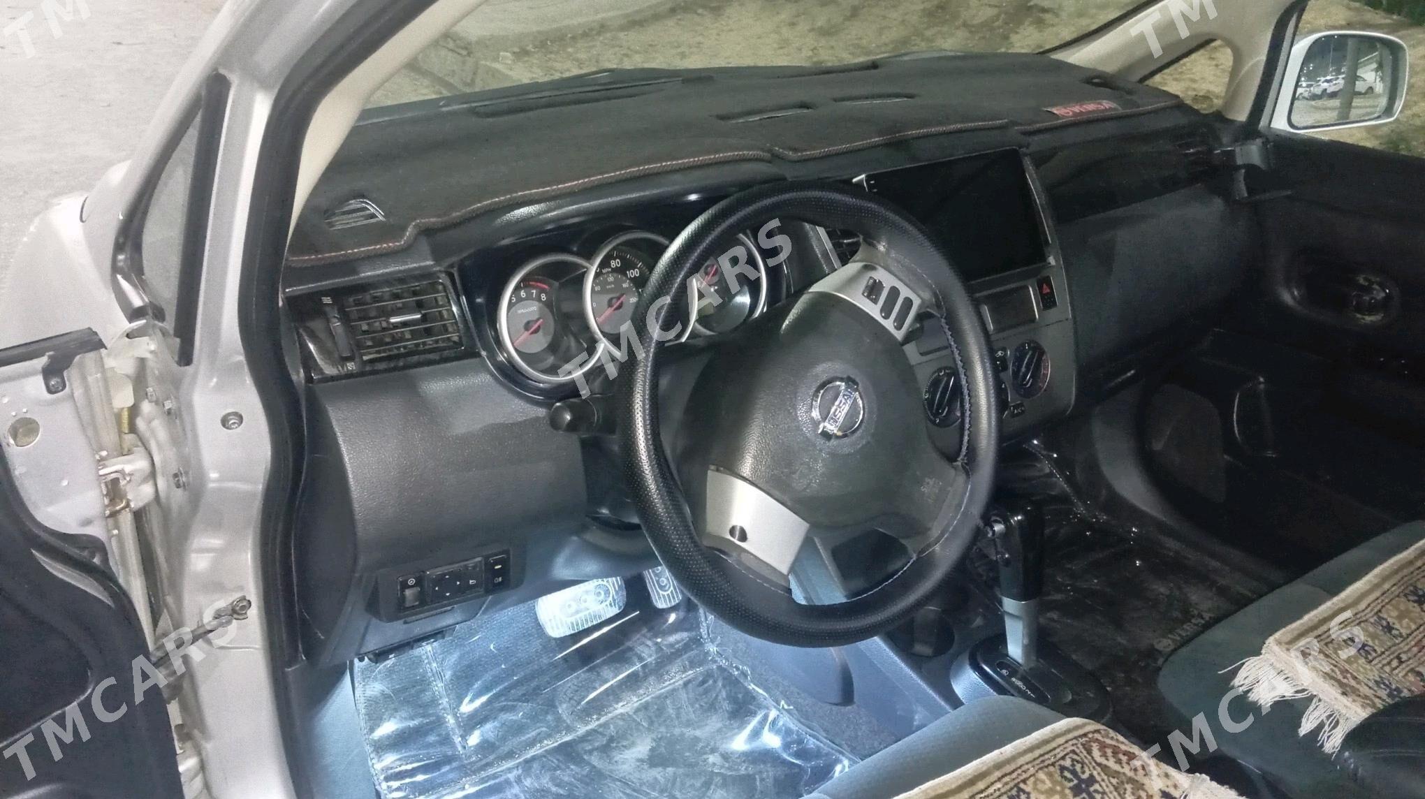Nissan Versa 2009 - 132 000 TMT - Ашхабад - img 5