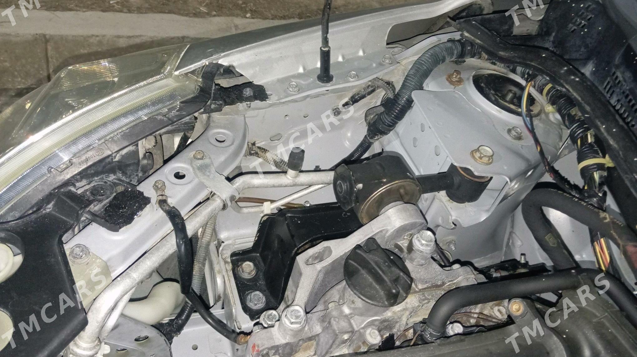 Nissan Versa 2009 - 132 000 TMT - Ашхабад - img 6