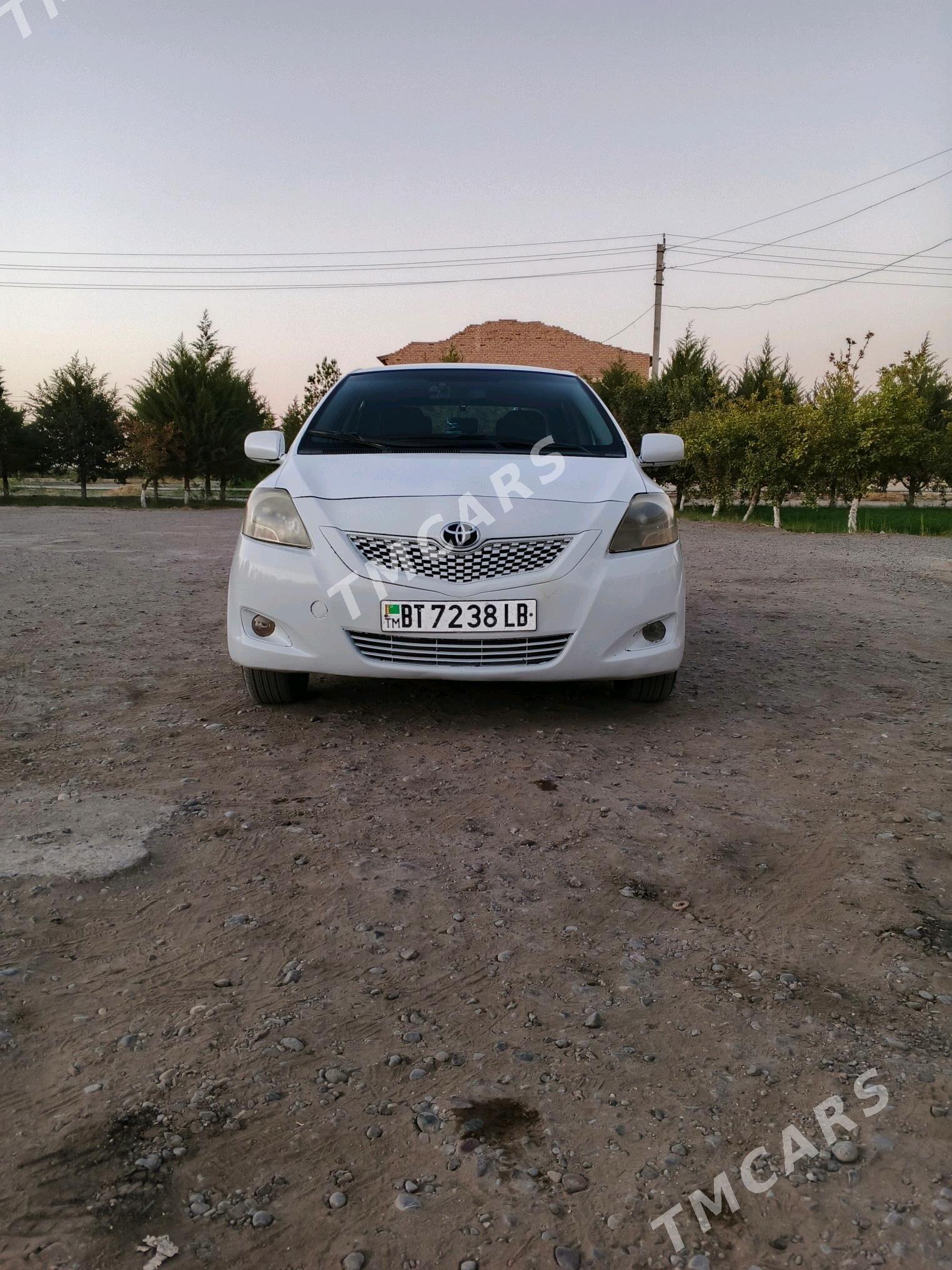 Toyota Yaris 2010 - 100 000 TMT - Дянев - img 2