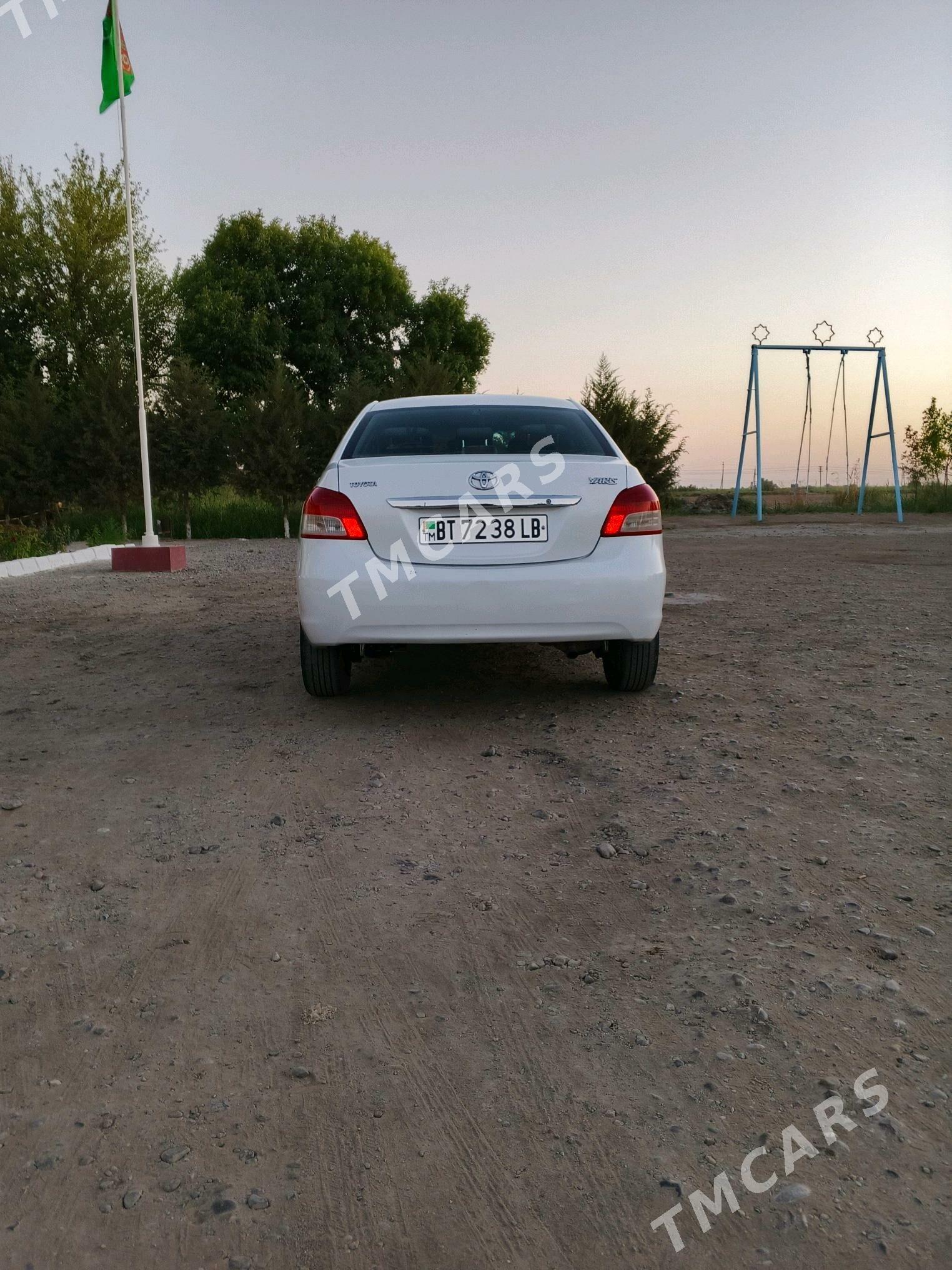 Toyota Yaris 2010 - 100 000 TMT - Дянев - img 3