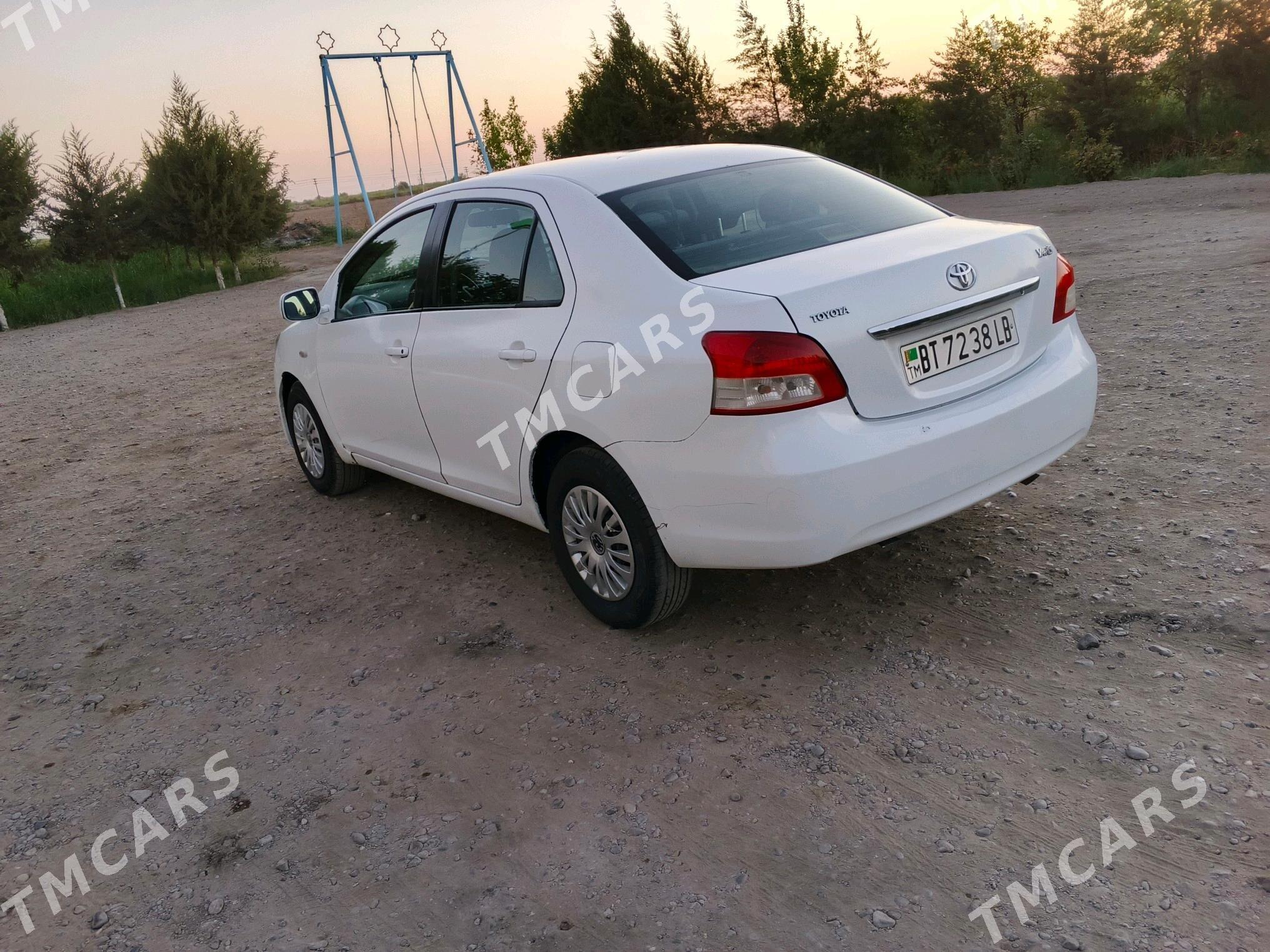 Toyota Yaris 2010 - 100 000 TMT - Дянев - img 4