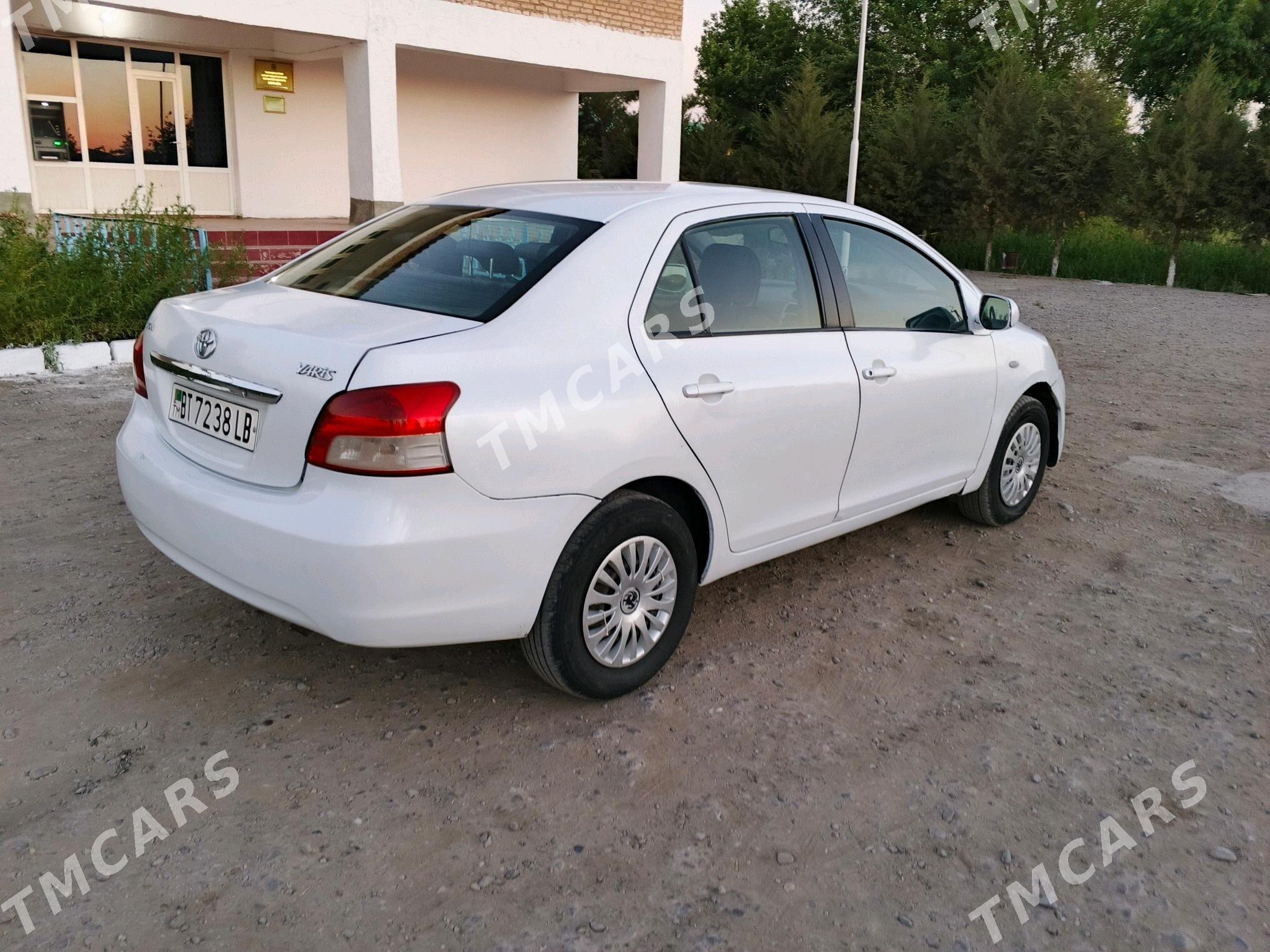Toyota Yaris 2010 - 100 000 TMT - Дянев - img 5